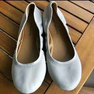 Grey ballet flats